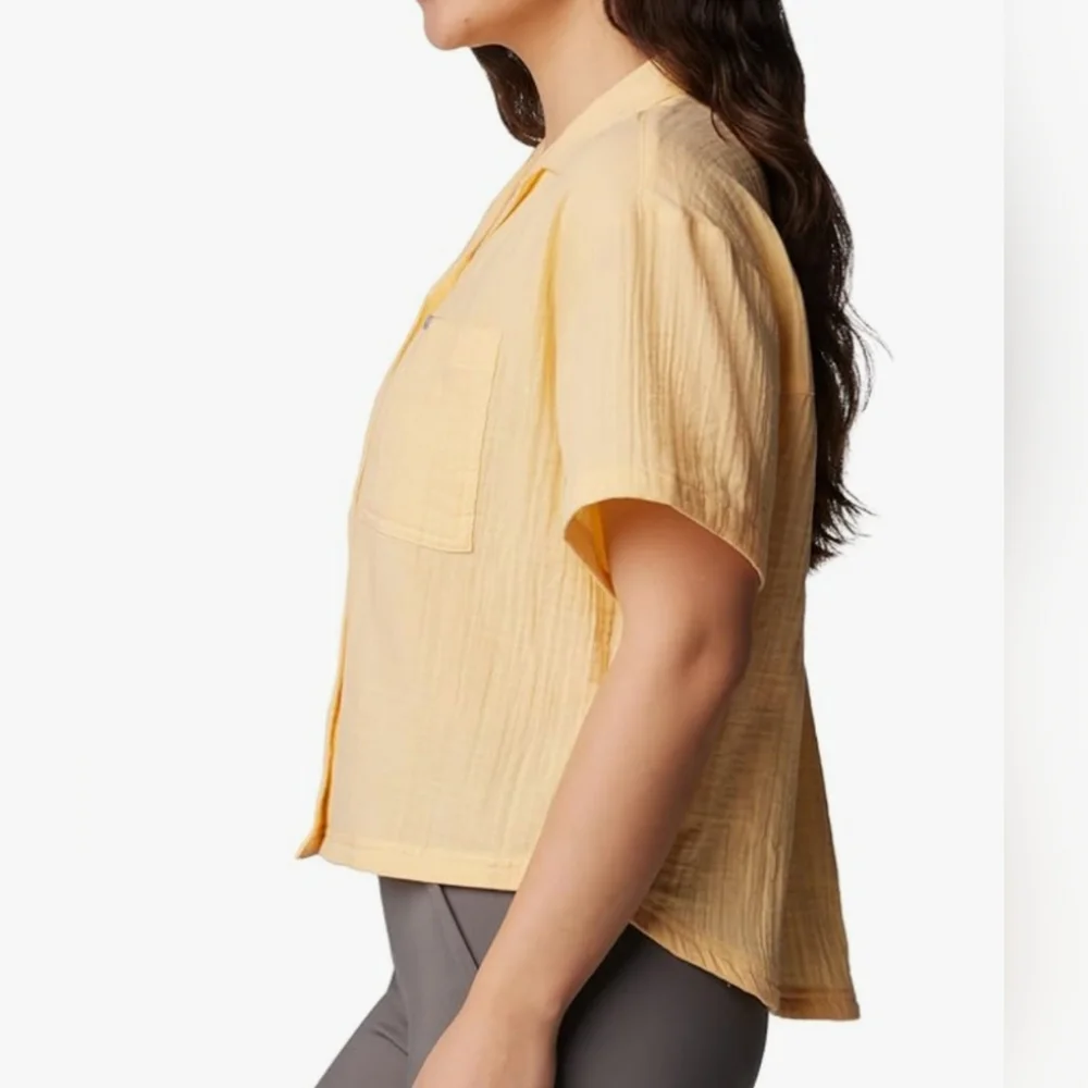 COLUMBIA Holly Hideaway Breezy Short Sleeve Top - Size L - Light Yellow (NWT) - Picture 1 of 14
